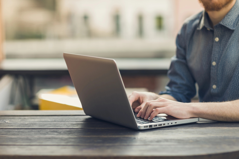 Kdy zákazníci nejčastěji píšou recenze